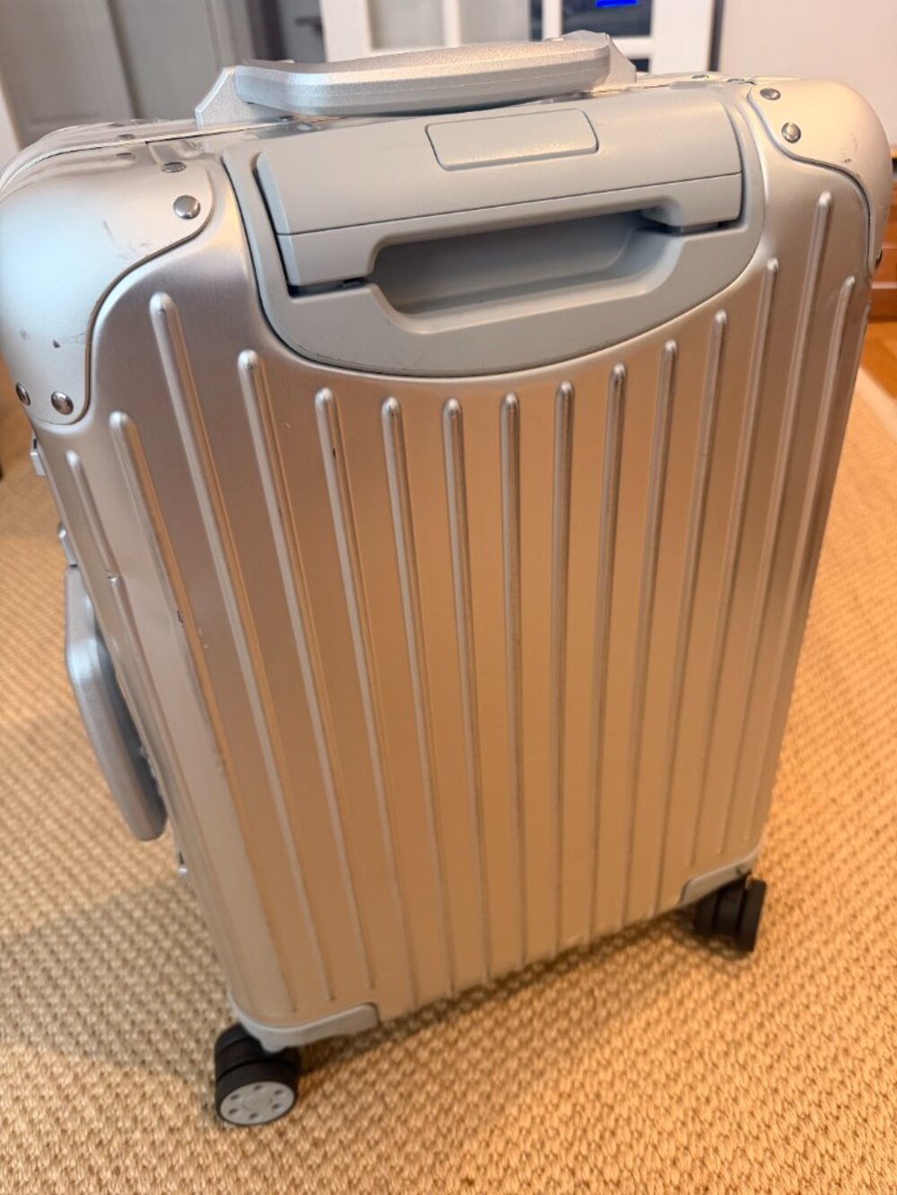 RIMOWA Original Cabin Carry-On Aluminum Suitcase Luggage in Silver - Picture 2 of 10